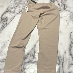 Aritzia nwt leggings size medium